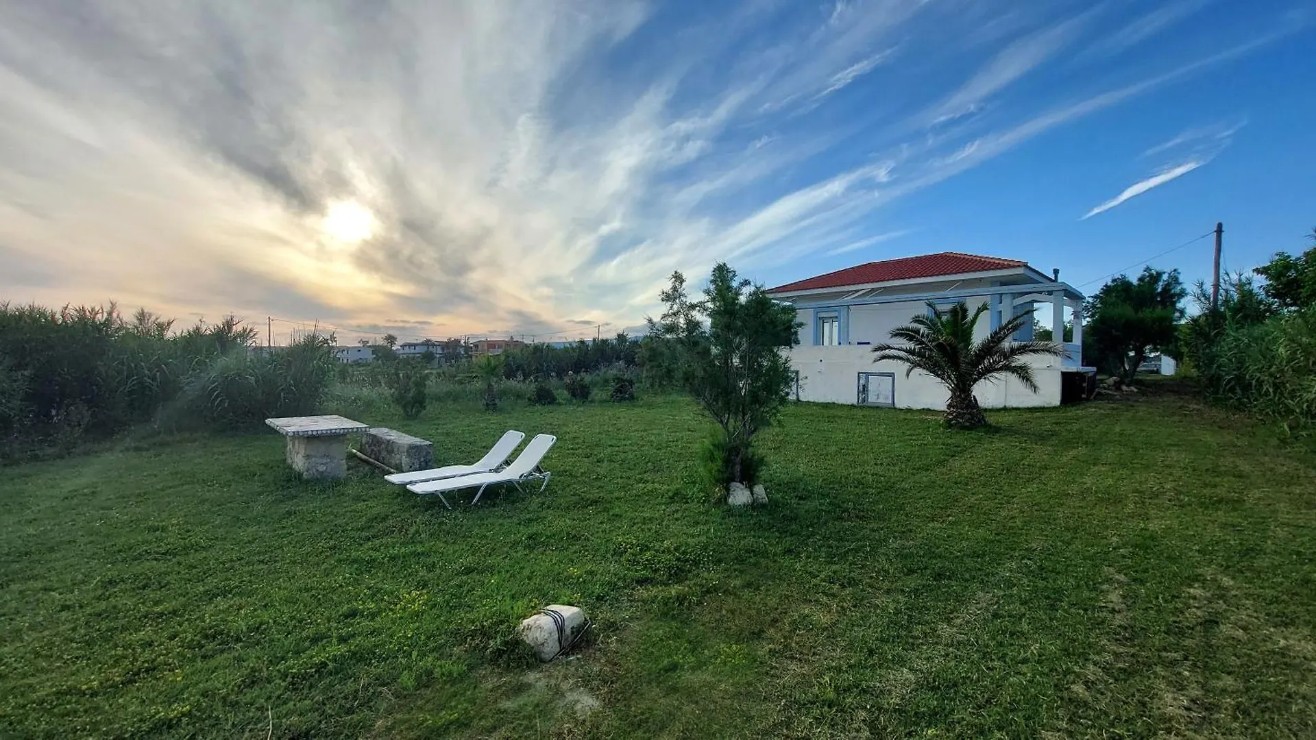 Alekos Beach Houses-Caretta Xi Beach 0*,  Greece